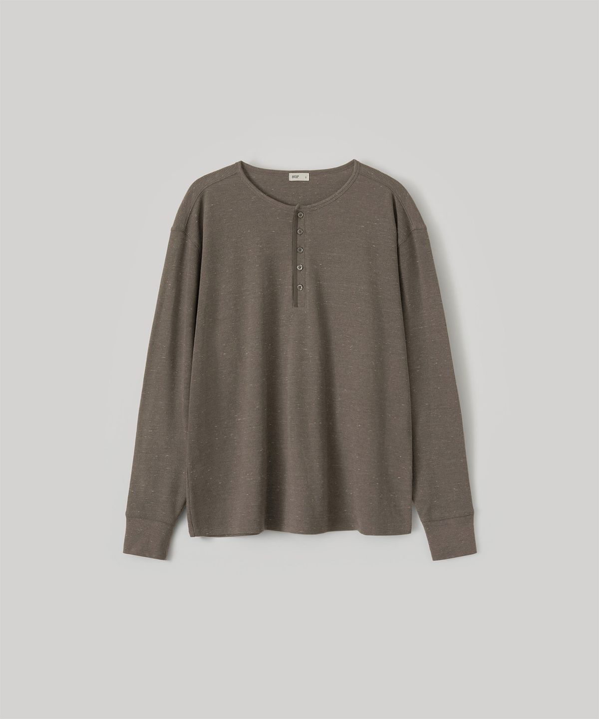 어나더 오피스(ANOTHER OFFICE) Waffle Henley Pullover (Mild brown)