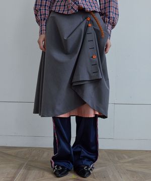 BUTTON LONG FLARED SKIRT / charcoal