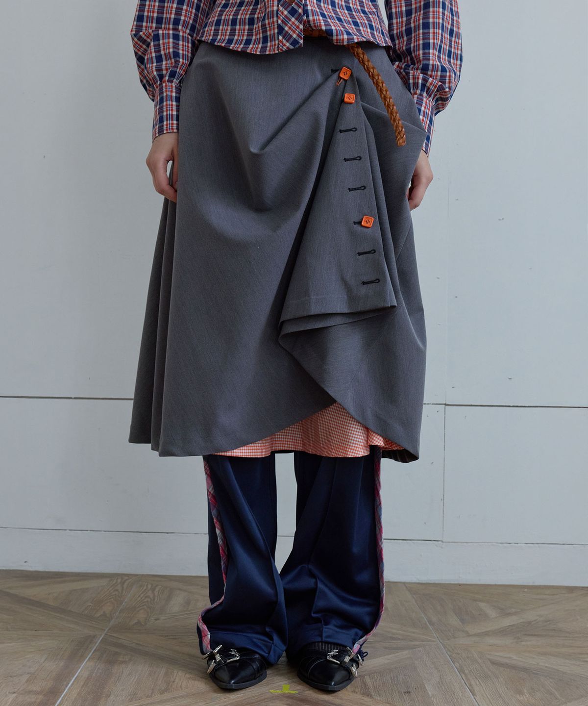 헤레틱(HERETIC) BUTTON LONG FLARED SKIRT / charcoal
