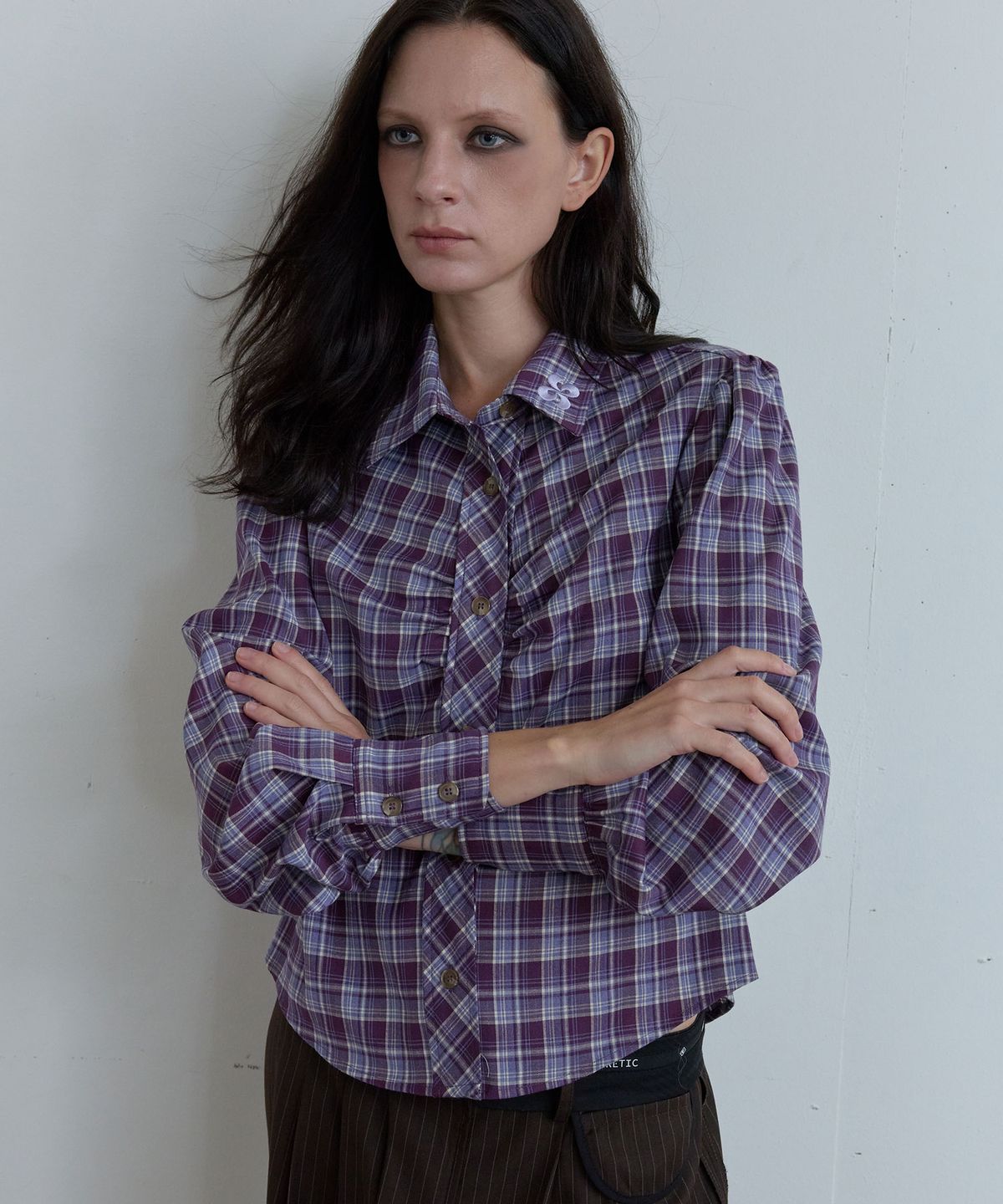 헤레틱(HERETIC) BACK CURVE CHECK PUFF SHIRT / purple