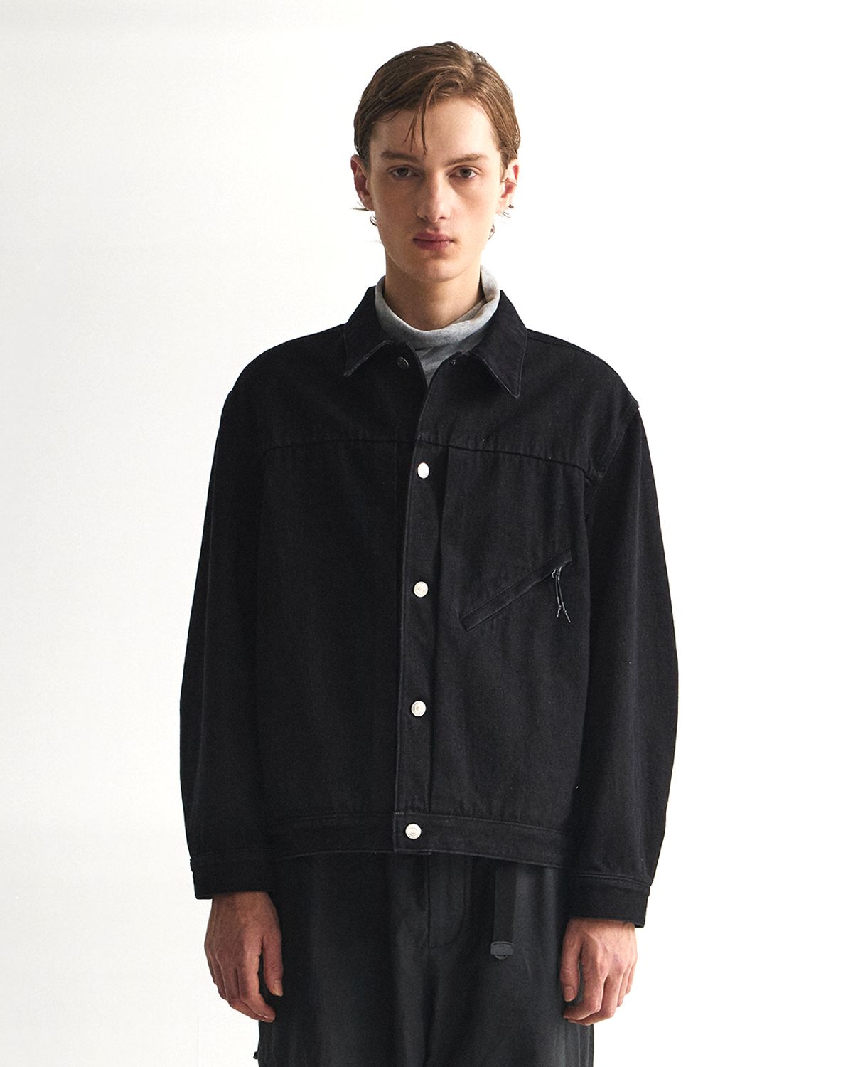 언어펙티드 에센셜(UNAFFECTED ESSENTIAL) TRUCKER JACKET / BLACK