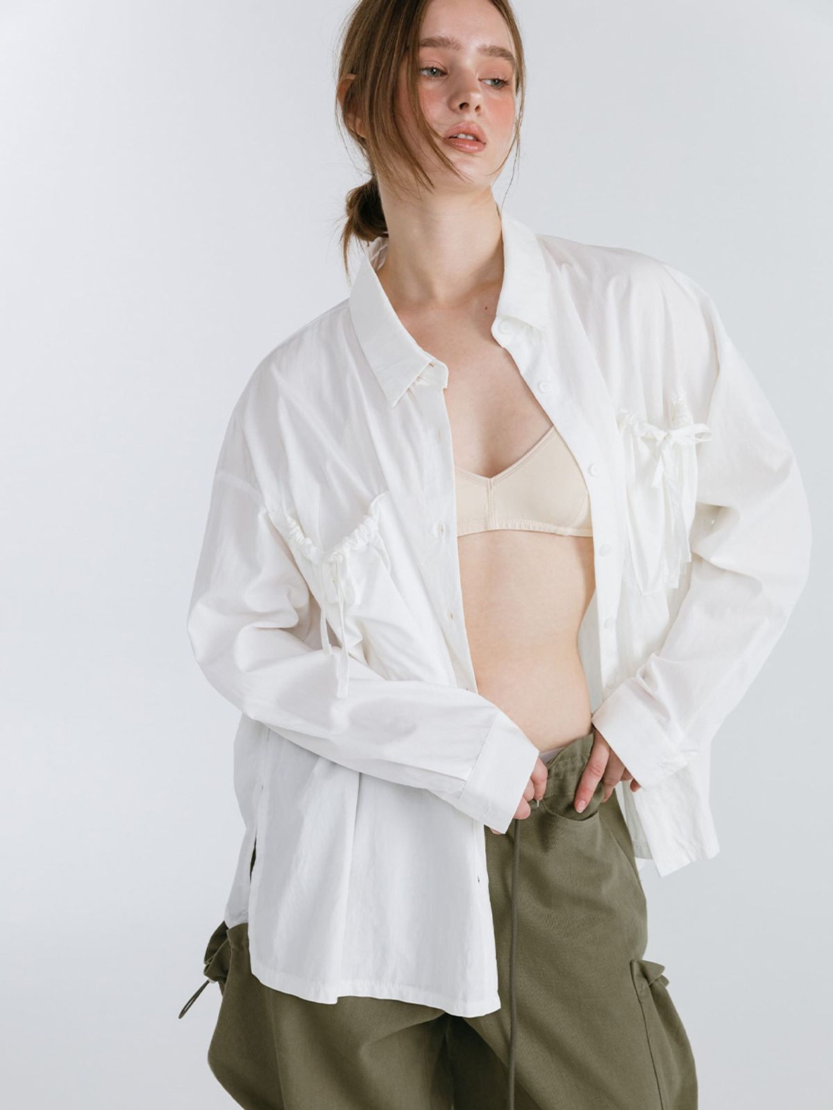 모이페어(MOIFAIRE) SHIRRING POCKET SHIRT / WHITE