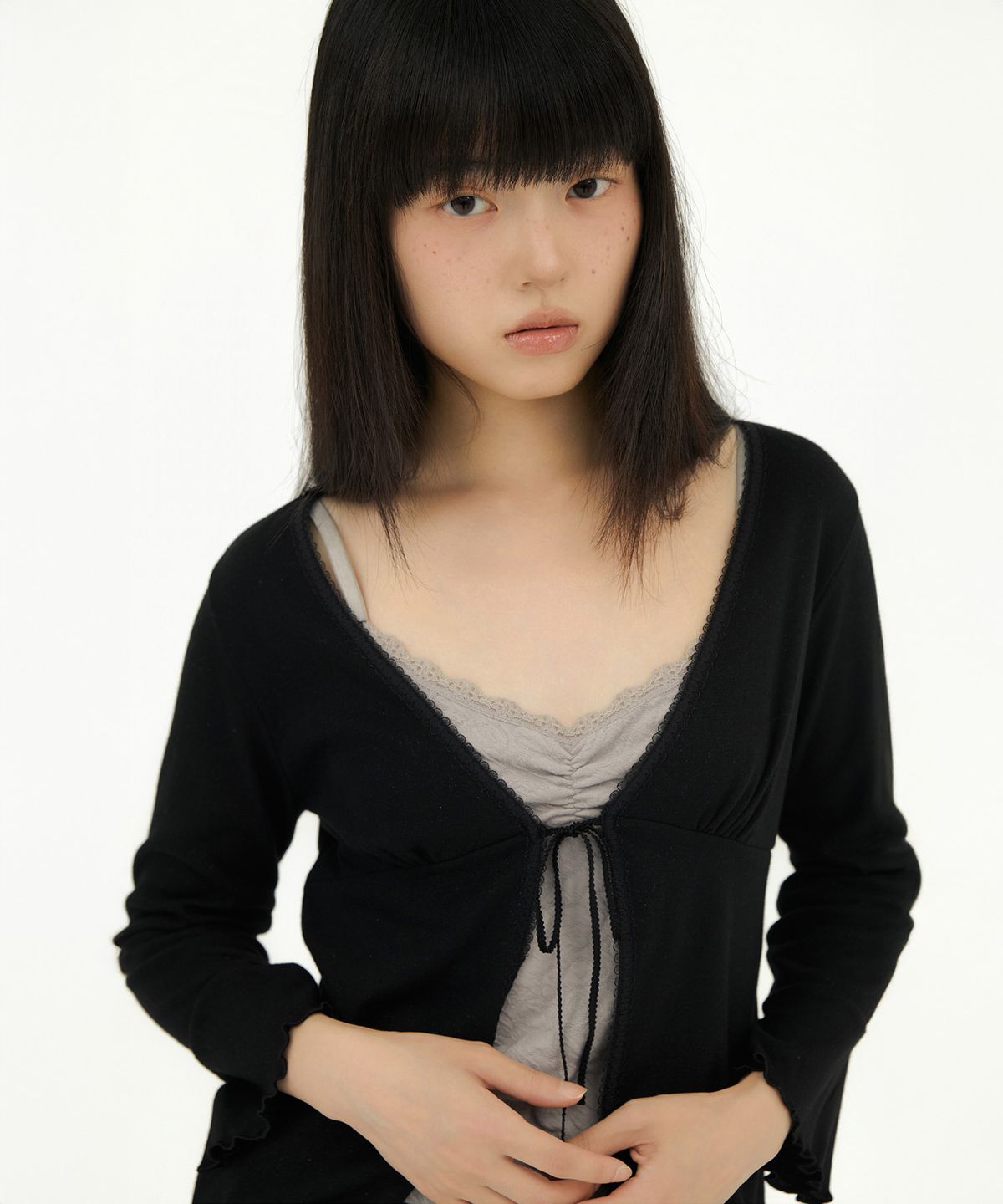 미레코(MIRECO) RIBBON GLITTER LACE CARDIGAN BLACK