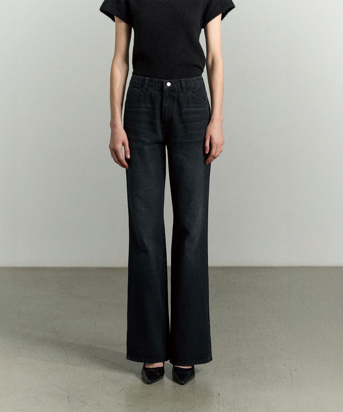 리이(RE RHEE) SLIT-HEM BOOTCUT DENIM JEANS WASHED BLACK