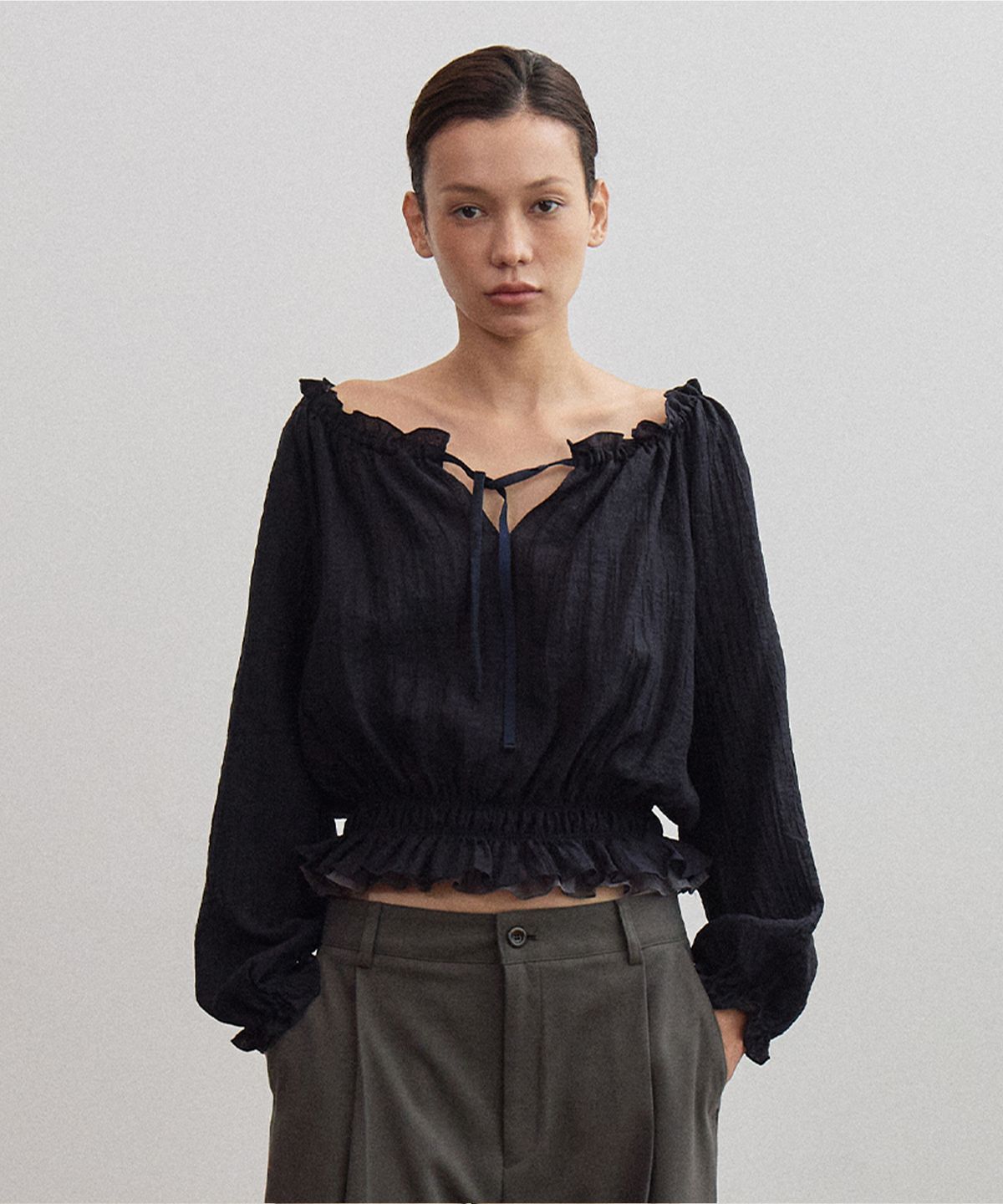 호와스(HOWUS) VELVETTE LAYER BLOUSE (DARK NAVY)