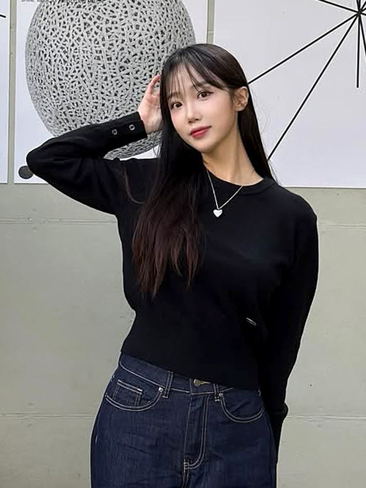 엑스오엑스(XOX) (우먼)에센셜 라운드 크롭 니트 [BLACK]