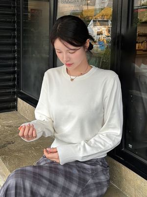 [유튜버 PICK] (우먼)에센셜 라운드 크롭 니트 [IVORY]