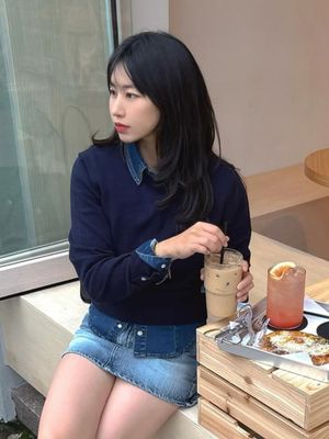 [유튜버 PICK] (우먼)에센셜 라운드 크롭 니트 [NAVY]