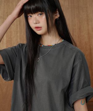 16수 래글런 트임 무지 피그먼트 티셔츠_차콜