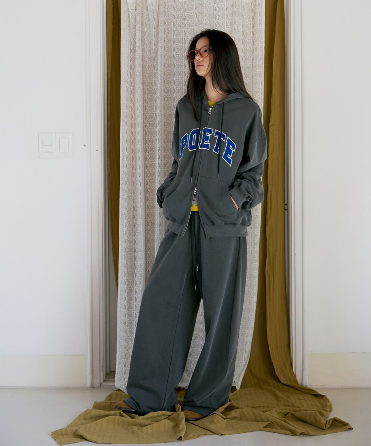 포에트서울(POETSEOUL) poete hoodie zip-up_dark gray