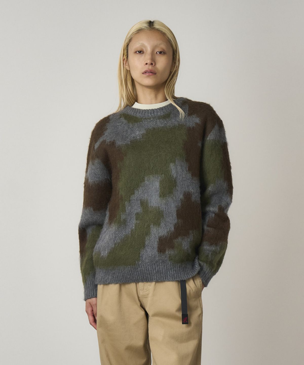 그라미치(GRAMICCI) 모헤어 스웨트 맨투맨 Jungle Digi Camo