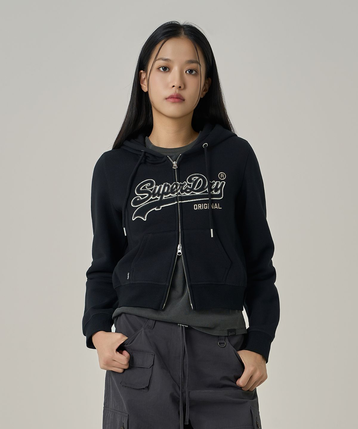 슈퍼드라이(SUPERDRY) W 빈티지 로고 투웨이 후드집업 블랙