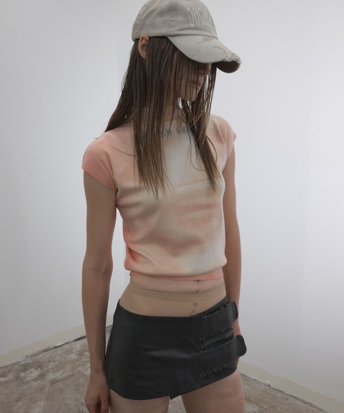 도그마 엑스(DOGMA EHKS) BRUISED HEART MOCK NECK TOP ORANGE