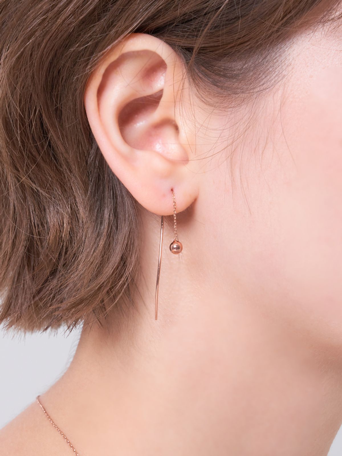 엘르주얼리(ELLEJEWELRY) 볼 라인 드롭 귀걸이 ELGPEE576