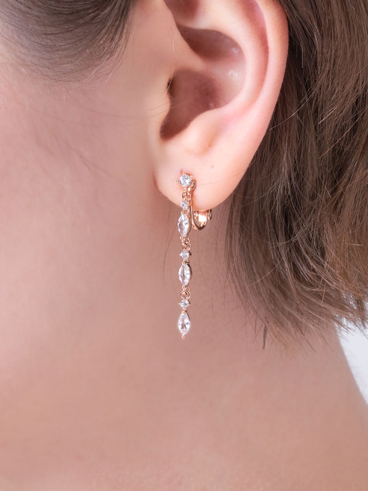 엘르주얼리(ELLEJEWELRY) 베이직 스톤 드롭리 귀찌 귀걸이 ELSPEE505