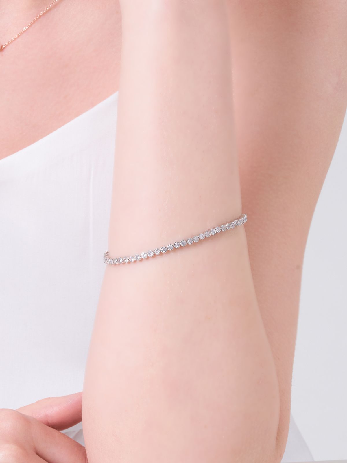 엘르주얼리(ELLEJEWELRY) 벨라 클래식 테니스 팔찌 ELBRBB104