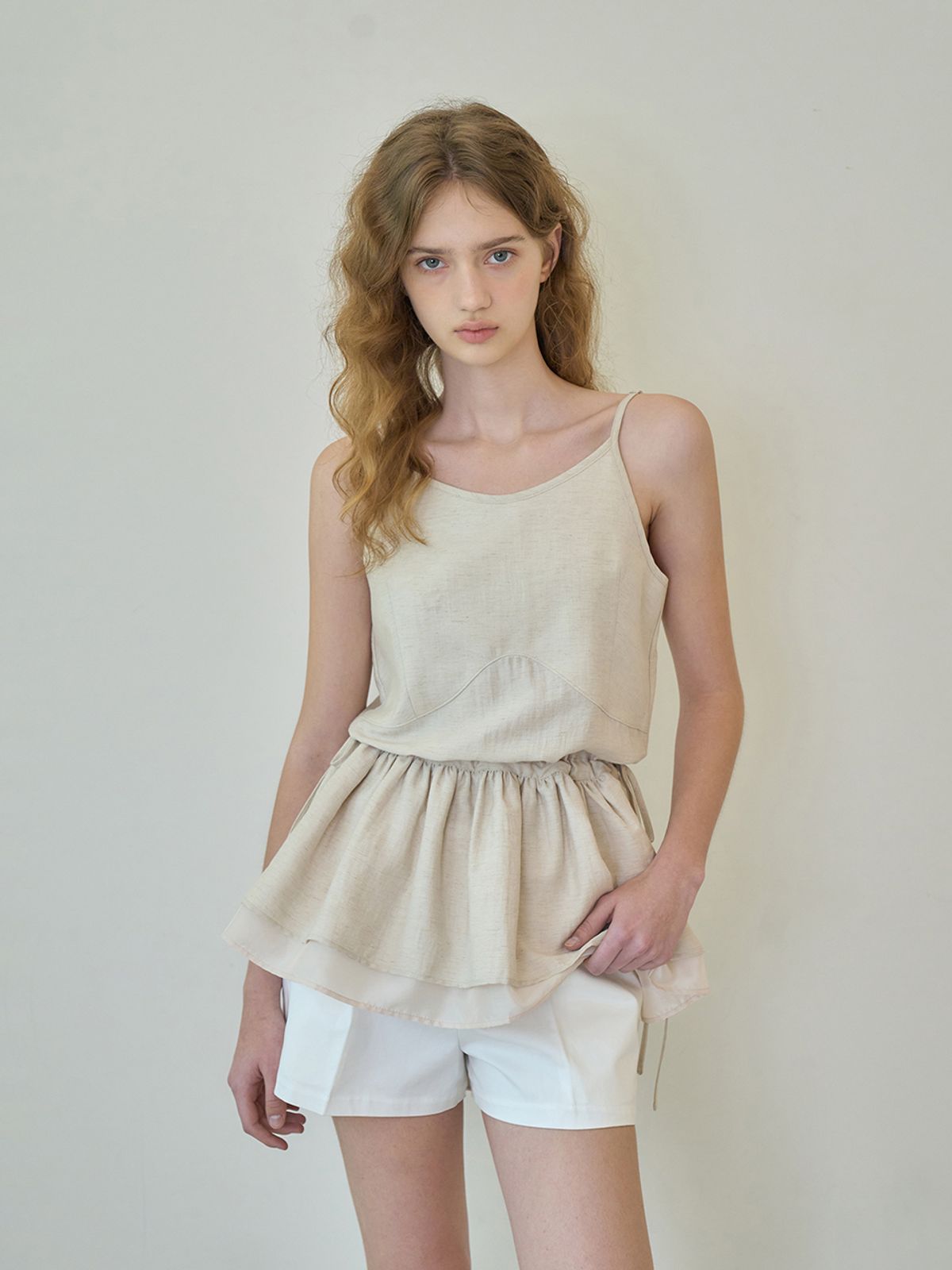 어패럴아카이브(APPAREL ARCHIVE) Linen Sleeveless layered blouse - Beige