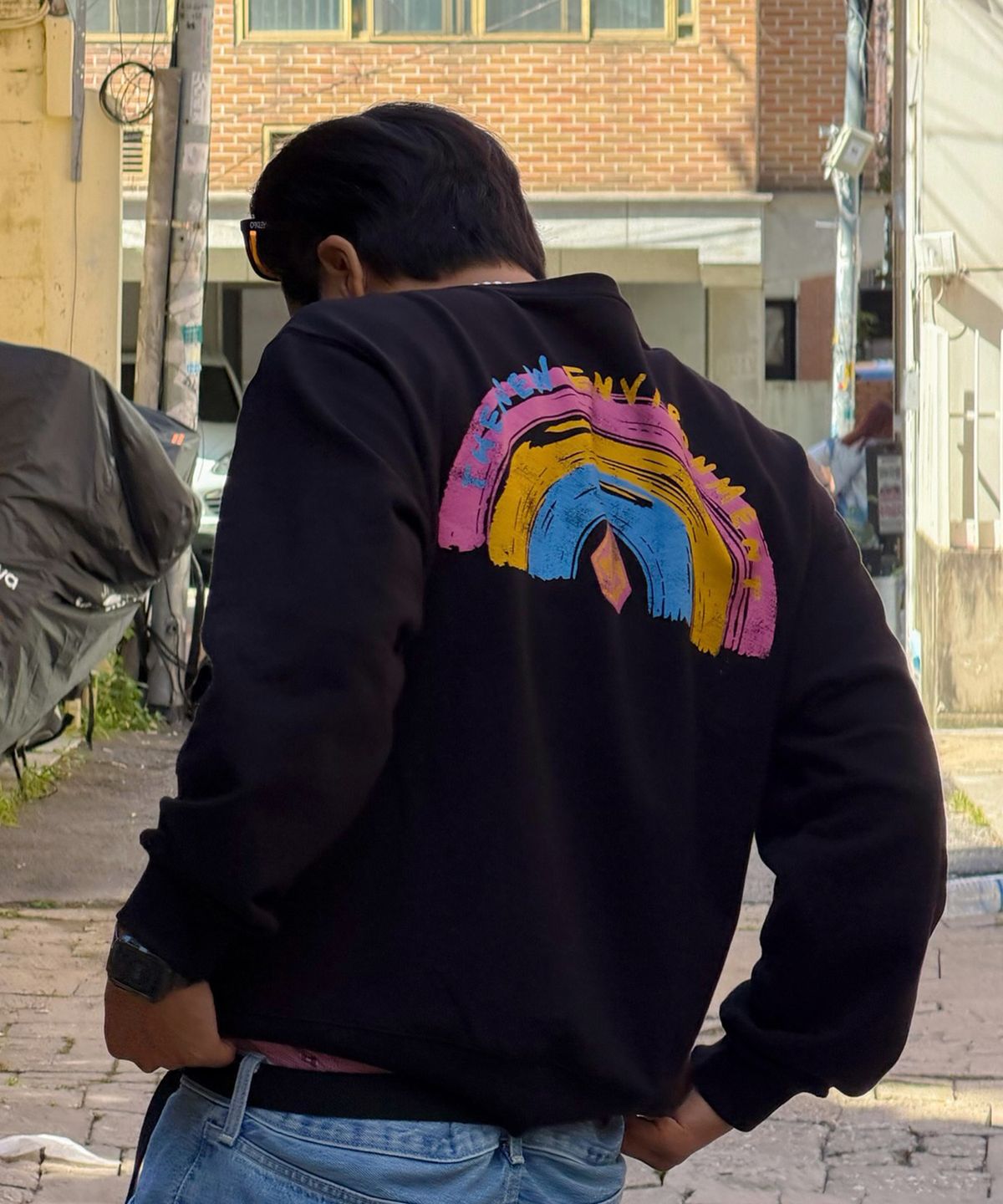 볼컴(VOLCOM) 브러시 레인보우 맨투맨(블랙)