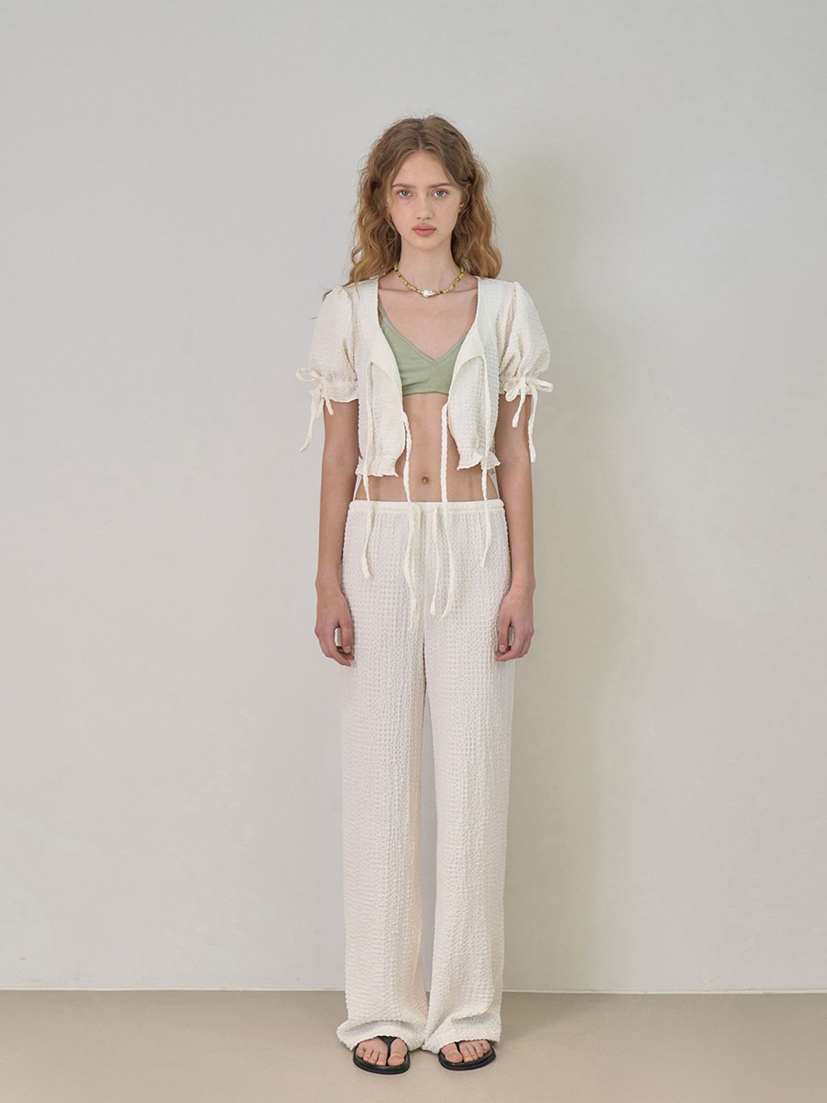 어패럴아카이브(APPAREL ARCHIVE) Air ribbon puff blouse - Cream