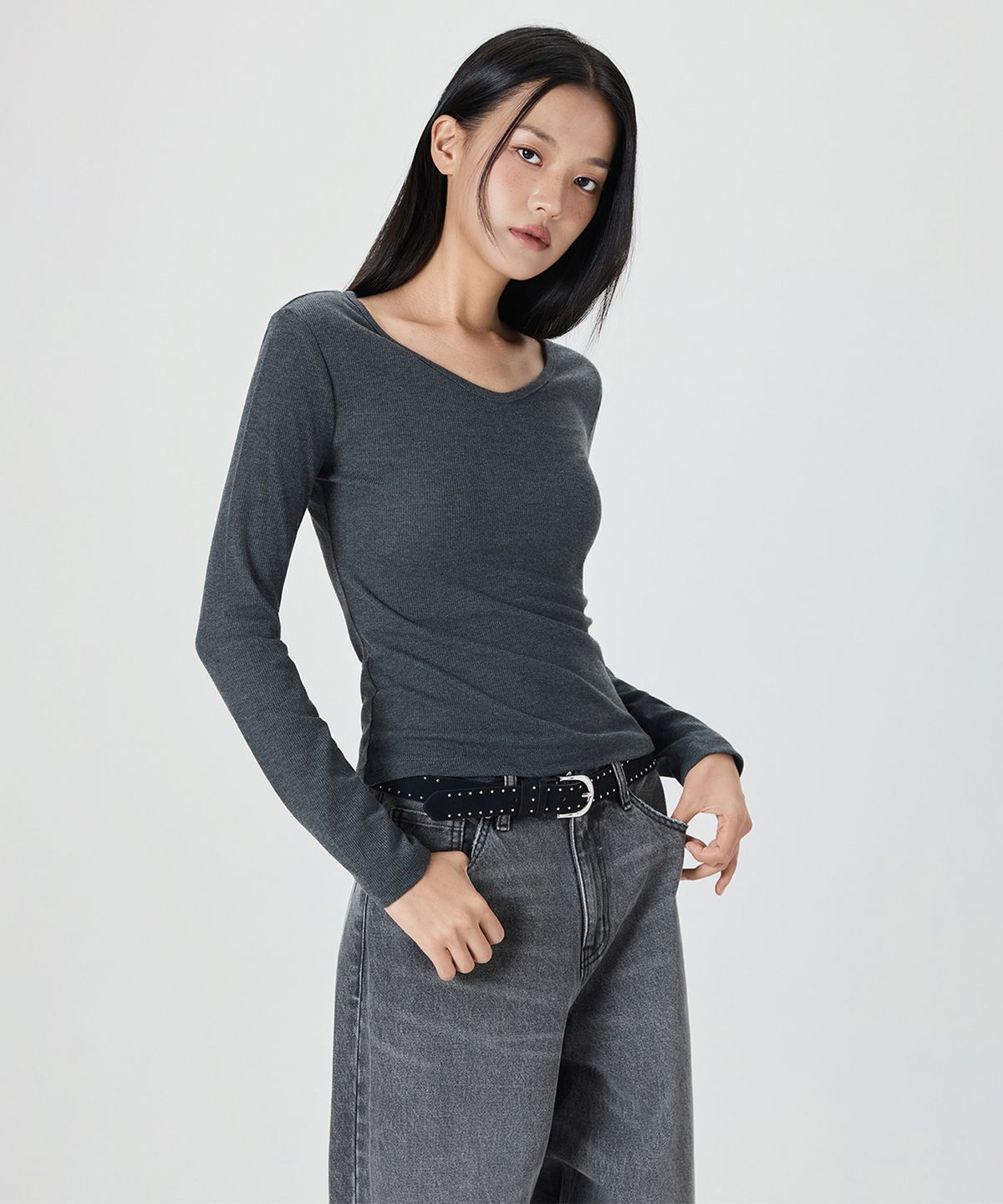 미쏘(MIXXO) V넥 긴팔 티셔츠_MIWLWFT41A