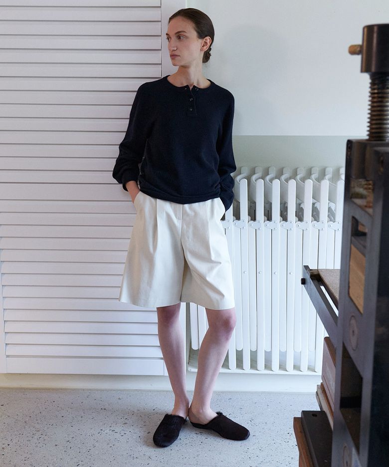 Front tuck bermuda cotton pants_CREAM