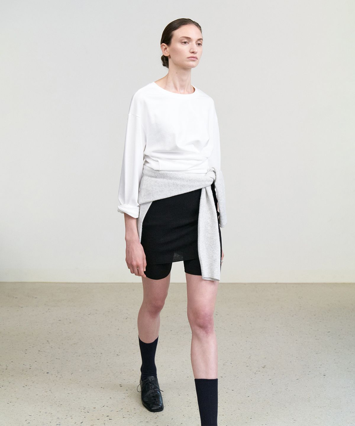스텝어라운드(STEP AROUND) Loose fit wrap long sleeve t-shirts_OFF WHITE