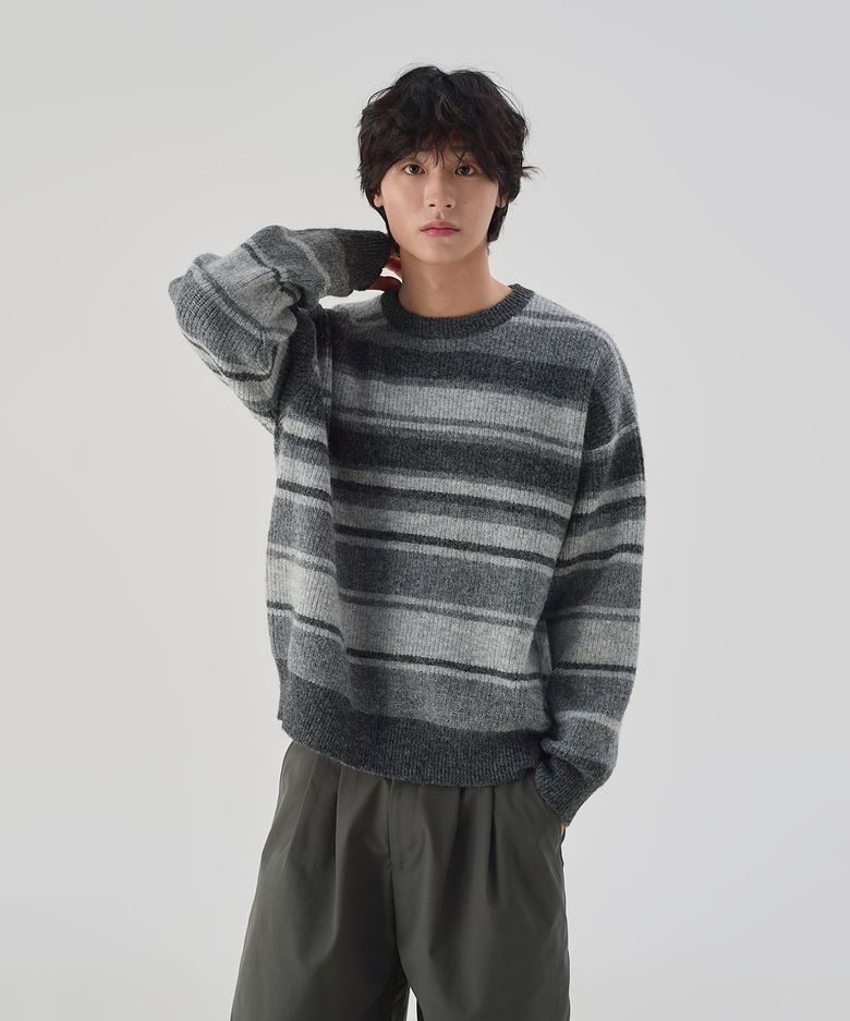울 스트라이프 라운드 니트