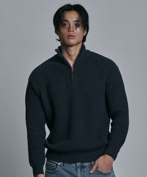 클래식 머슬핏 하프집업 니트