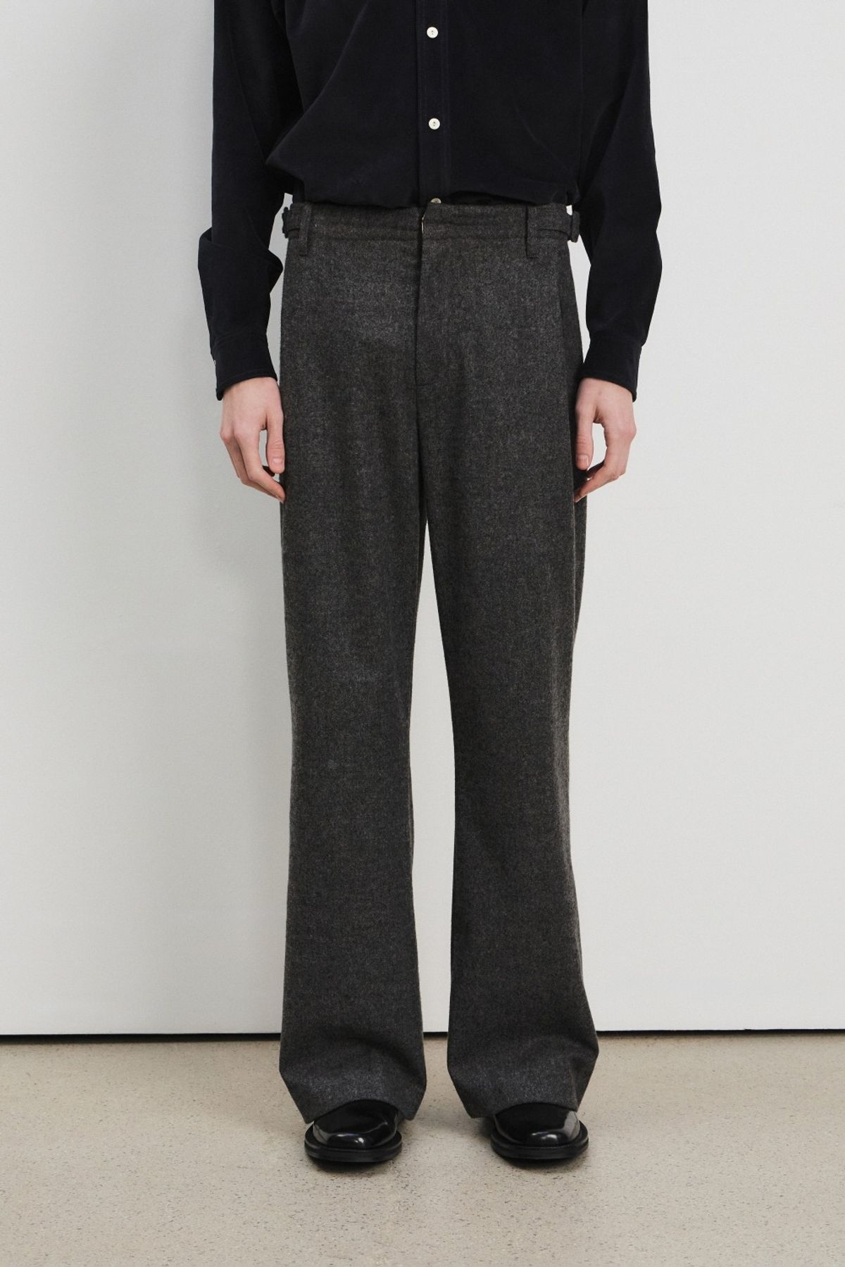 쿠메(KUMÉ) Men Wool Blend Wide Pants, Melange Gray