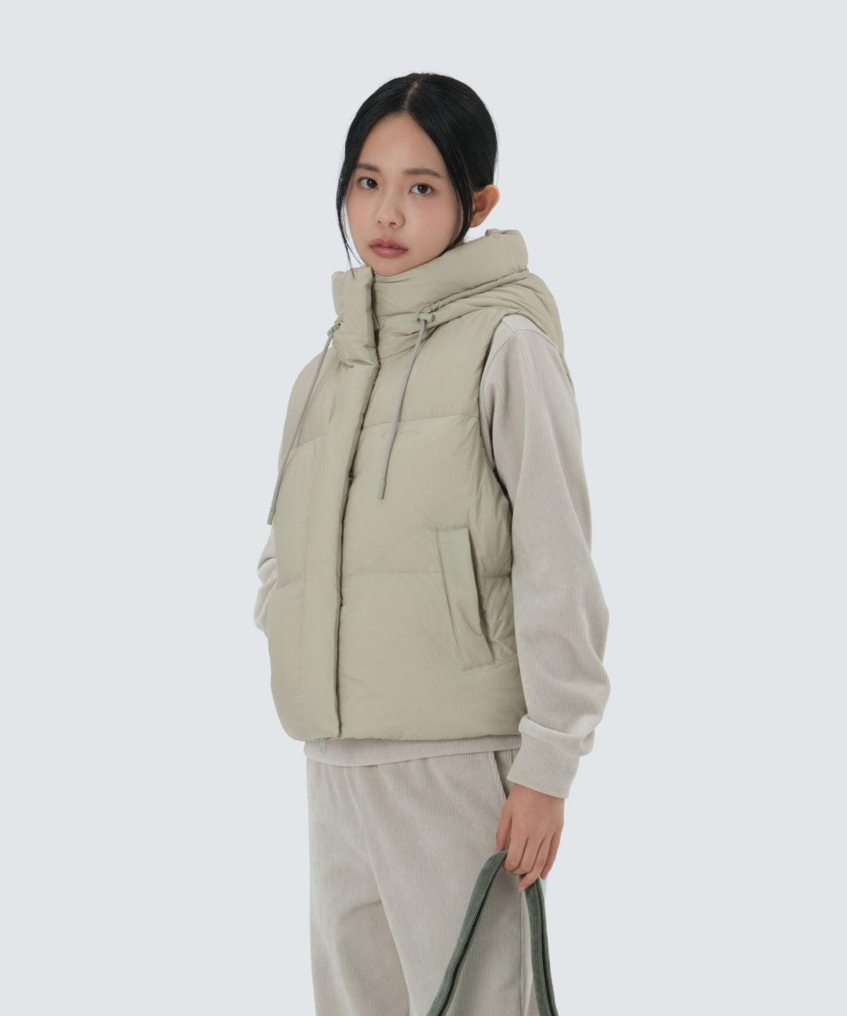 스노우피크 어패럴(SNOWPEAK APPAREL) 퍼피나 여성 후드 다운 베스트 (S25WWFDV21) Pastel Olive