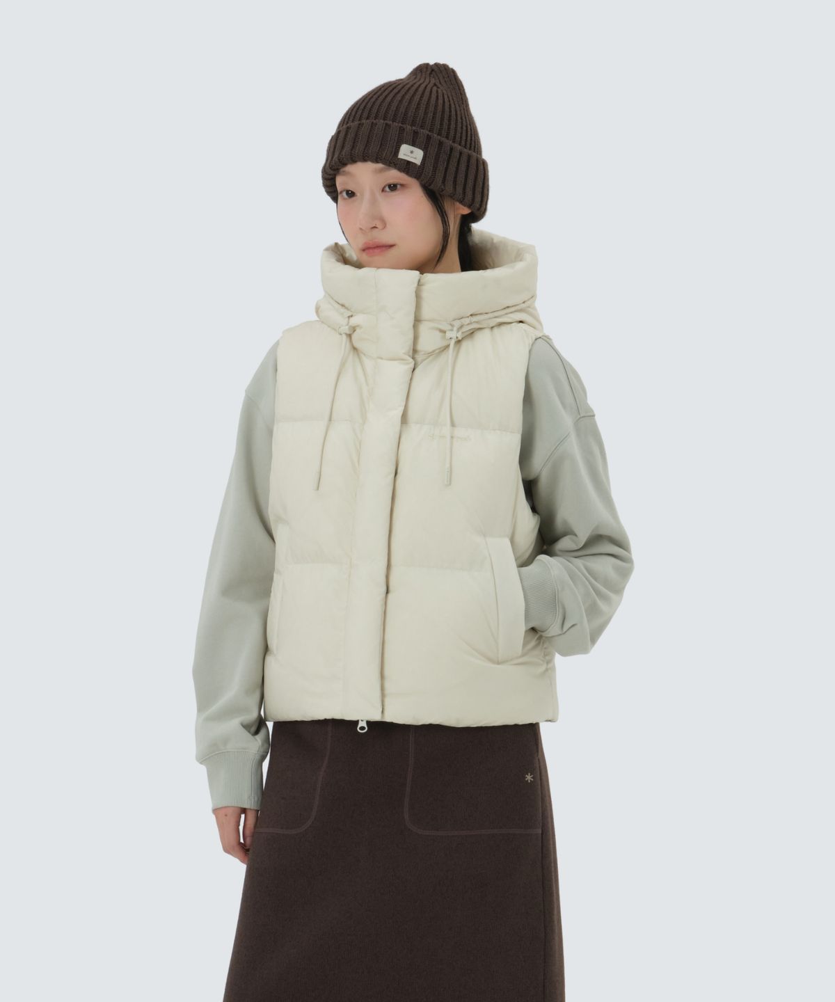 스노우피크 어패럴(SNOWPEAK APPAREL) 퍼피나 여성 후드 다운 베스트 (S25WWFDV21) Sand Beige
