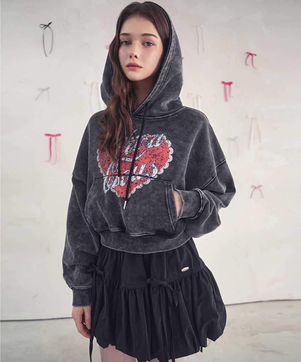 비바셔스(VIVACIOUS) Heart Amour Hoody SALT BLACK