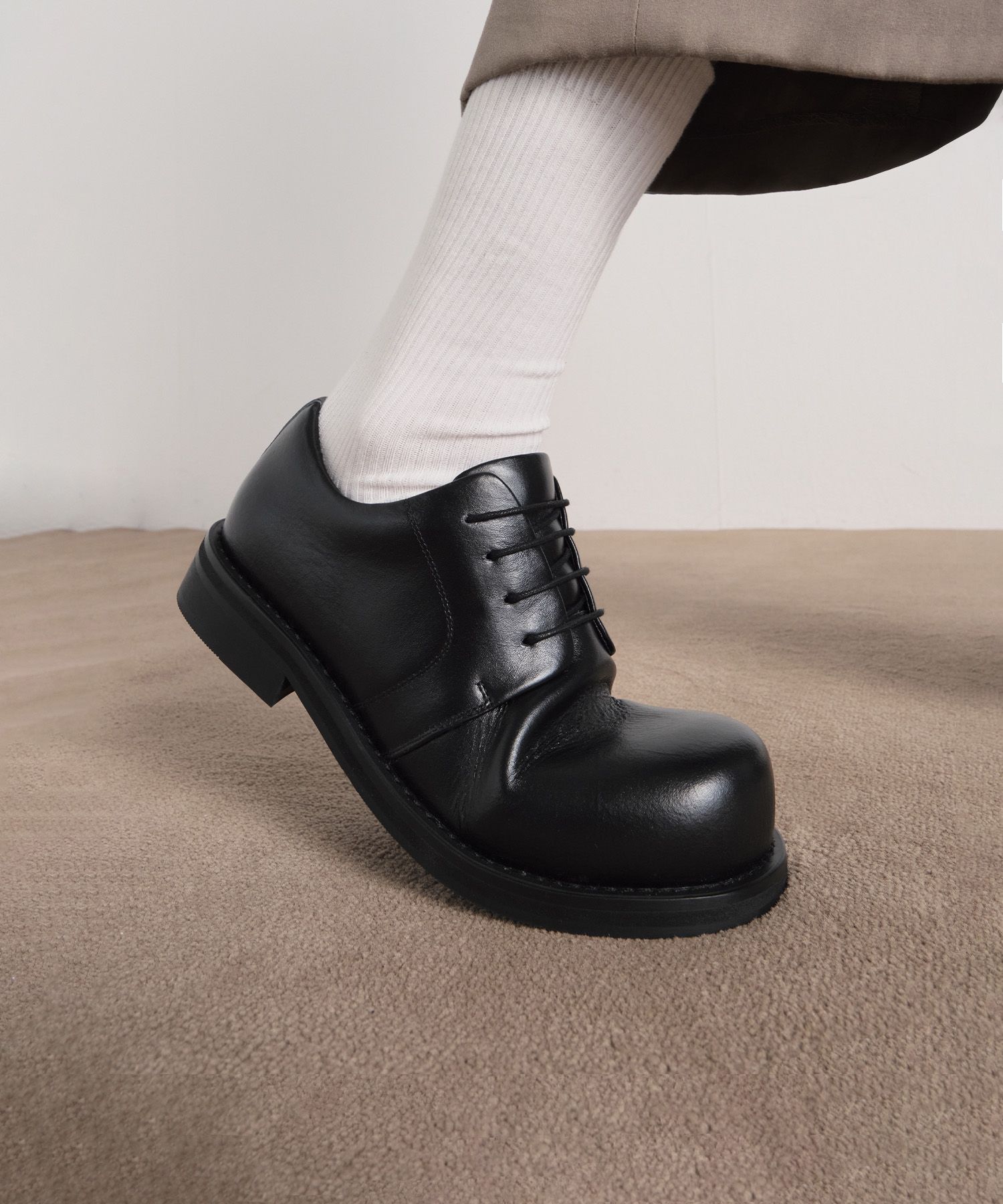 MUSINSA | 6FT [NERDKING x SIXFT] NERDY CHUNKY COWHIDE DERBY (BLACK)