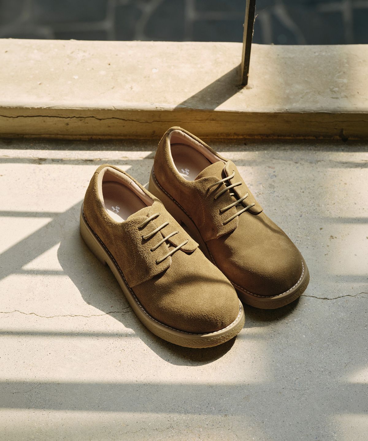 식스핏(6FT) [NERDKING X SIXFT] NERDY CHUNKY COW SUEDE DERBY (CAMEL)