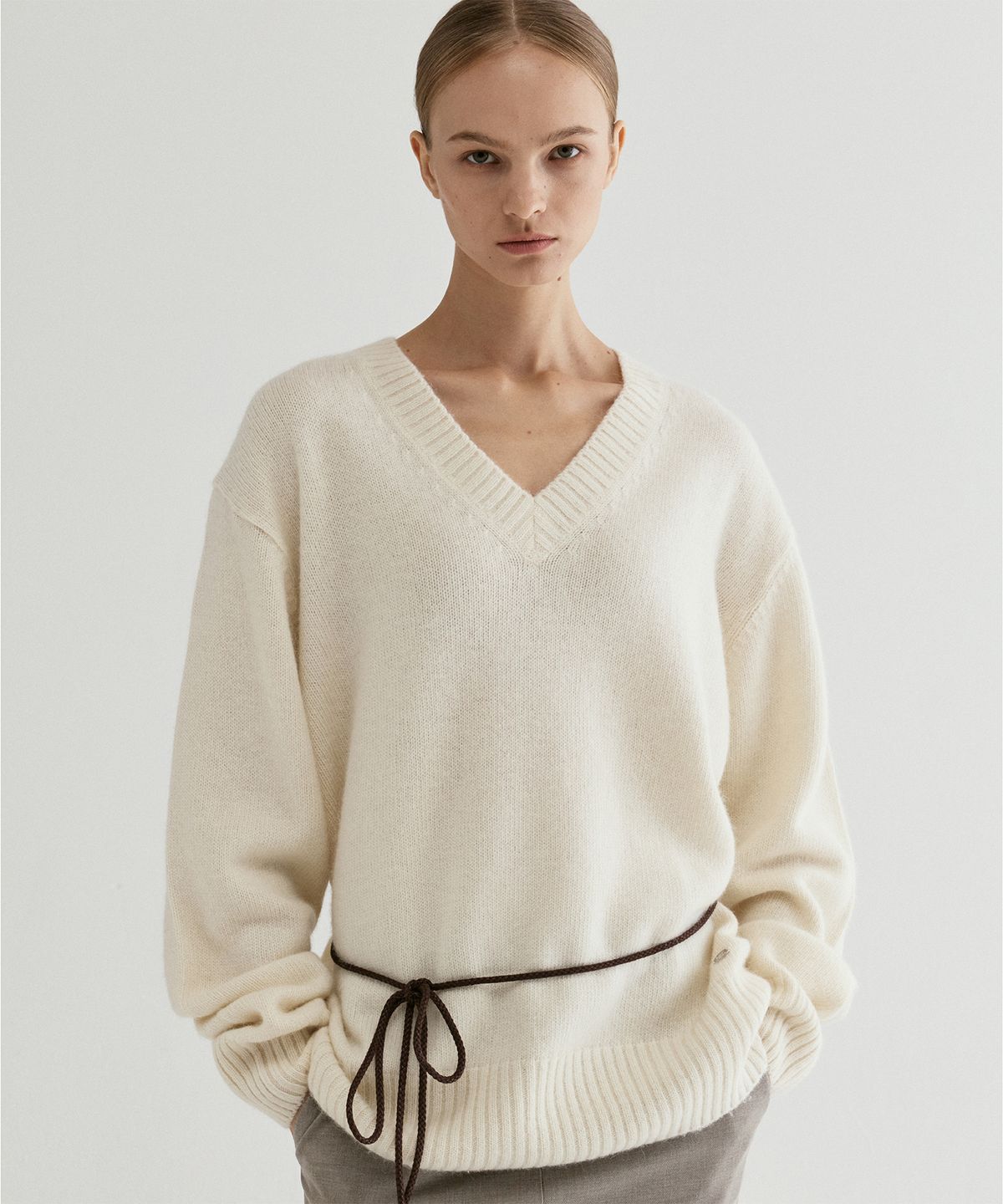 프롬웨얼(FROMWHERE) Alpaca V-Neck Sweater Ivory