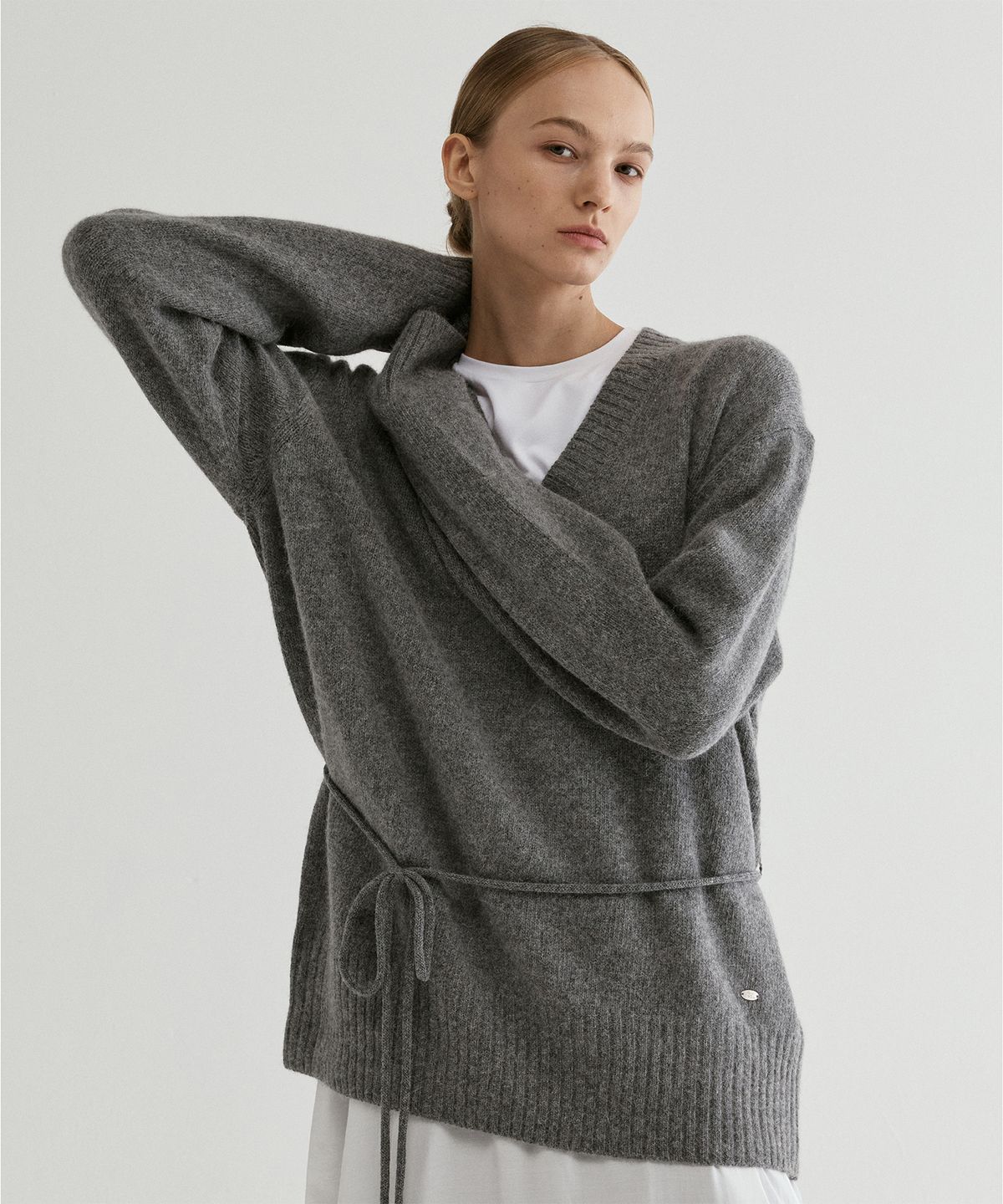 프롬웨얼(FROMWHERE) Alpaca V-Neck Sweater Gray