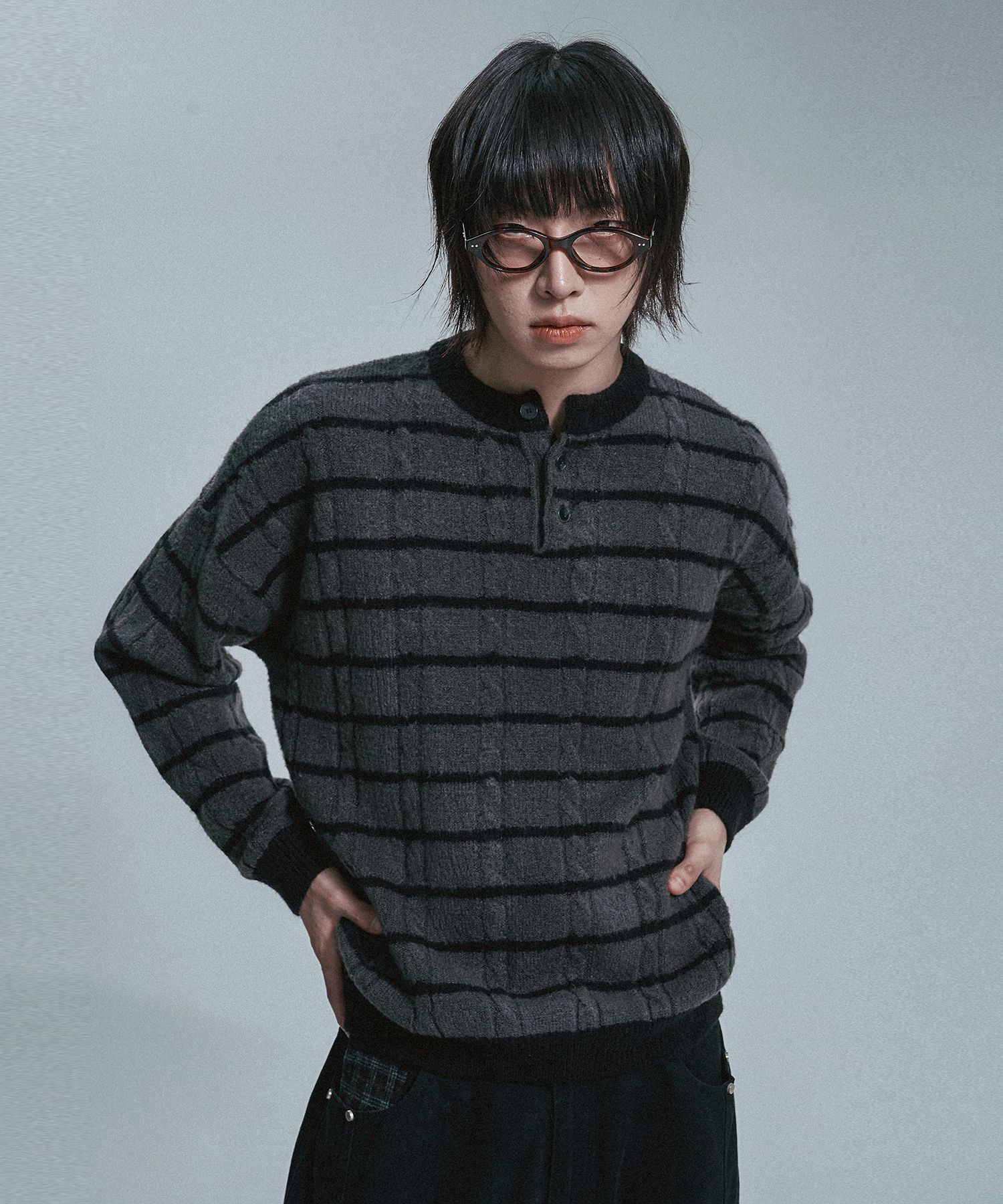 MUSINSA公式 | MOO ソフトストライプヘンリーネックニット - ブラック