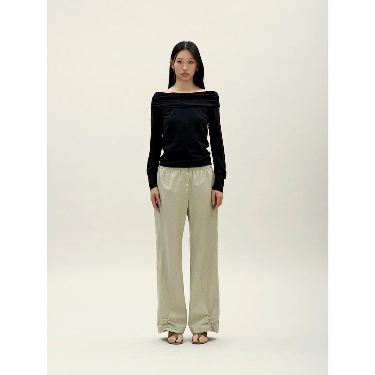 앙개(ANGGAE) Off Shoulder Pullover  Black