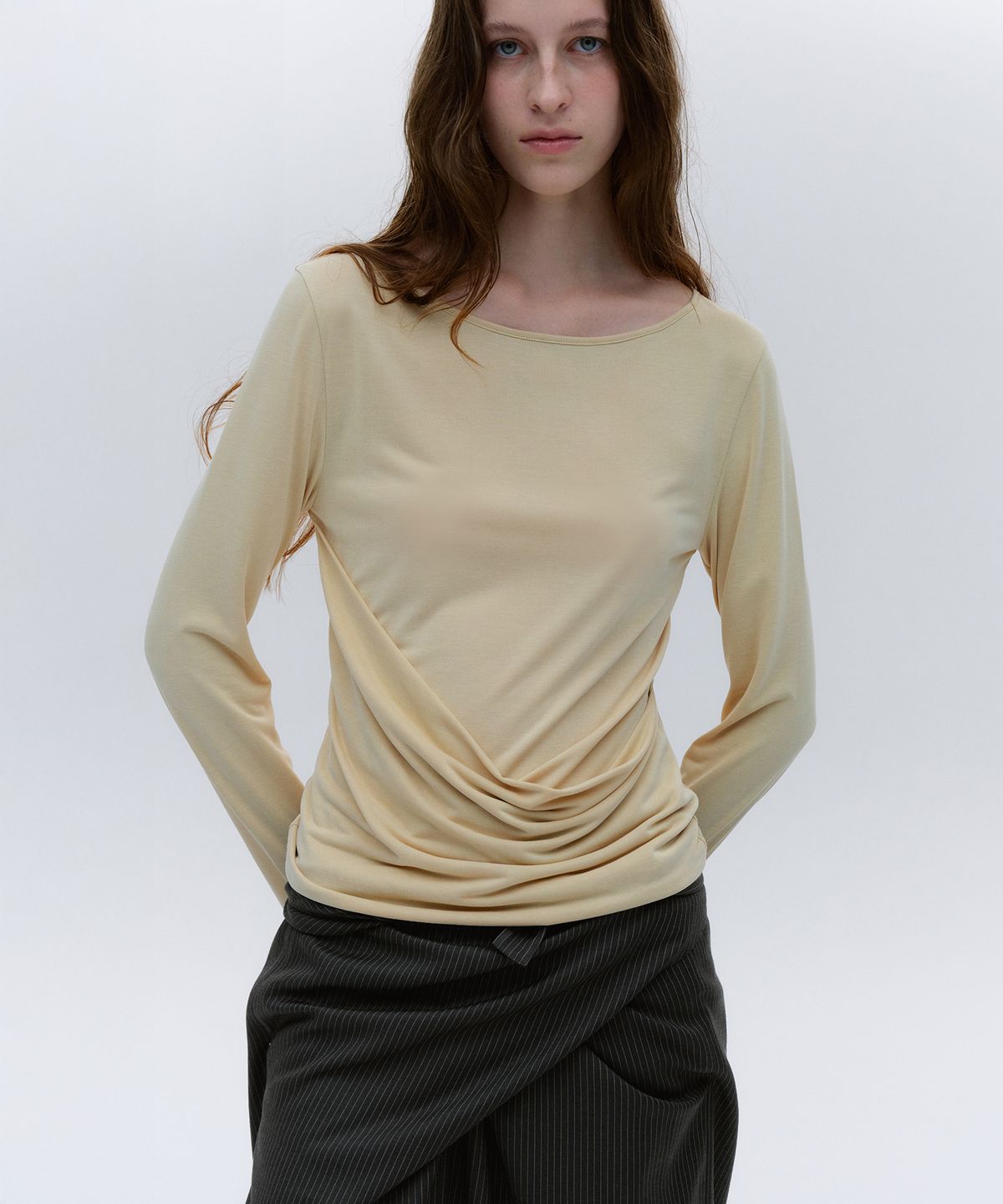 솔티페블(SALTY PEBBLE) UNBALANCED DRAPING TOP [BUTTER]