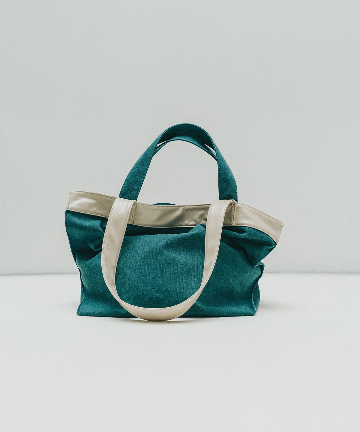 솔티페블(SALTY PEBBLE) LEATHER EDGE CANVAS BAG [BLUE GREEN]