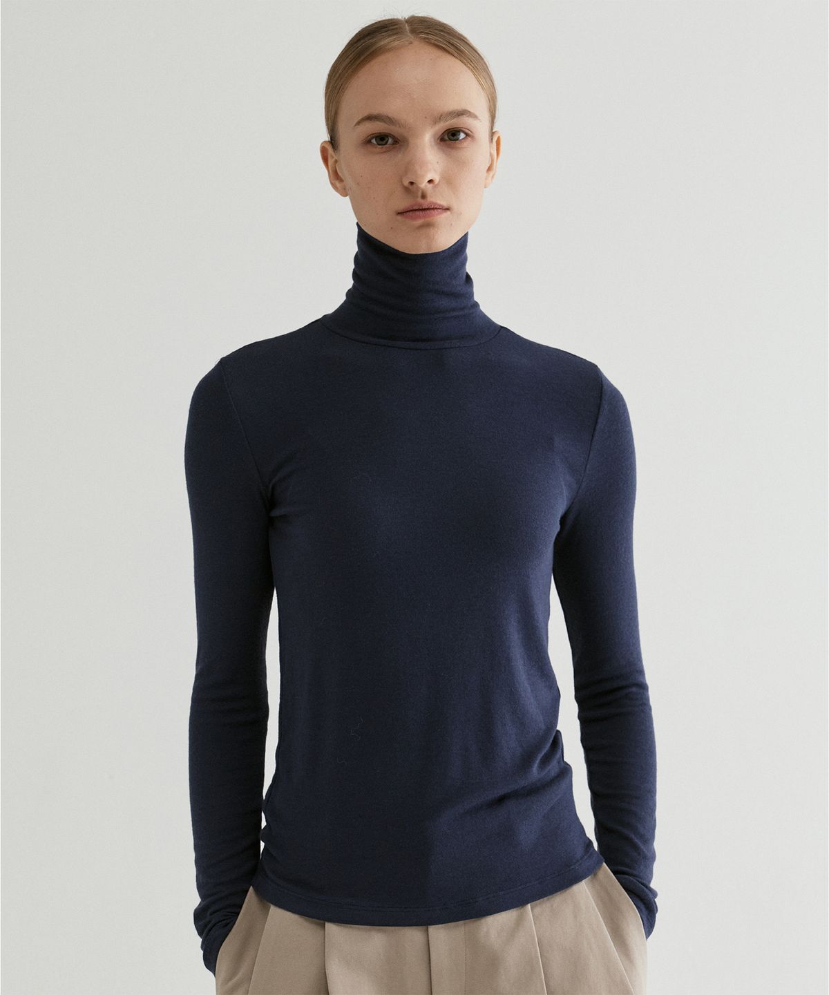 프롬웨얼(FROMWHERE) Long Sleeve Turtleneck Top Navy