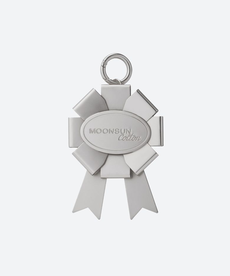 M.C Rosettes Metal Key Ring / Silver