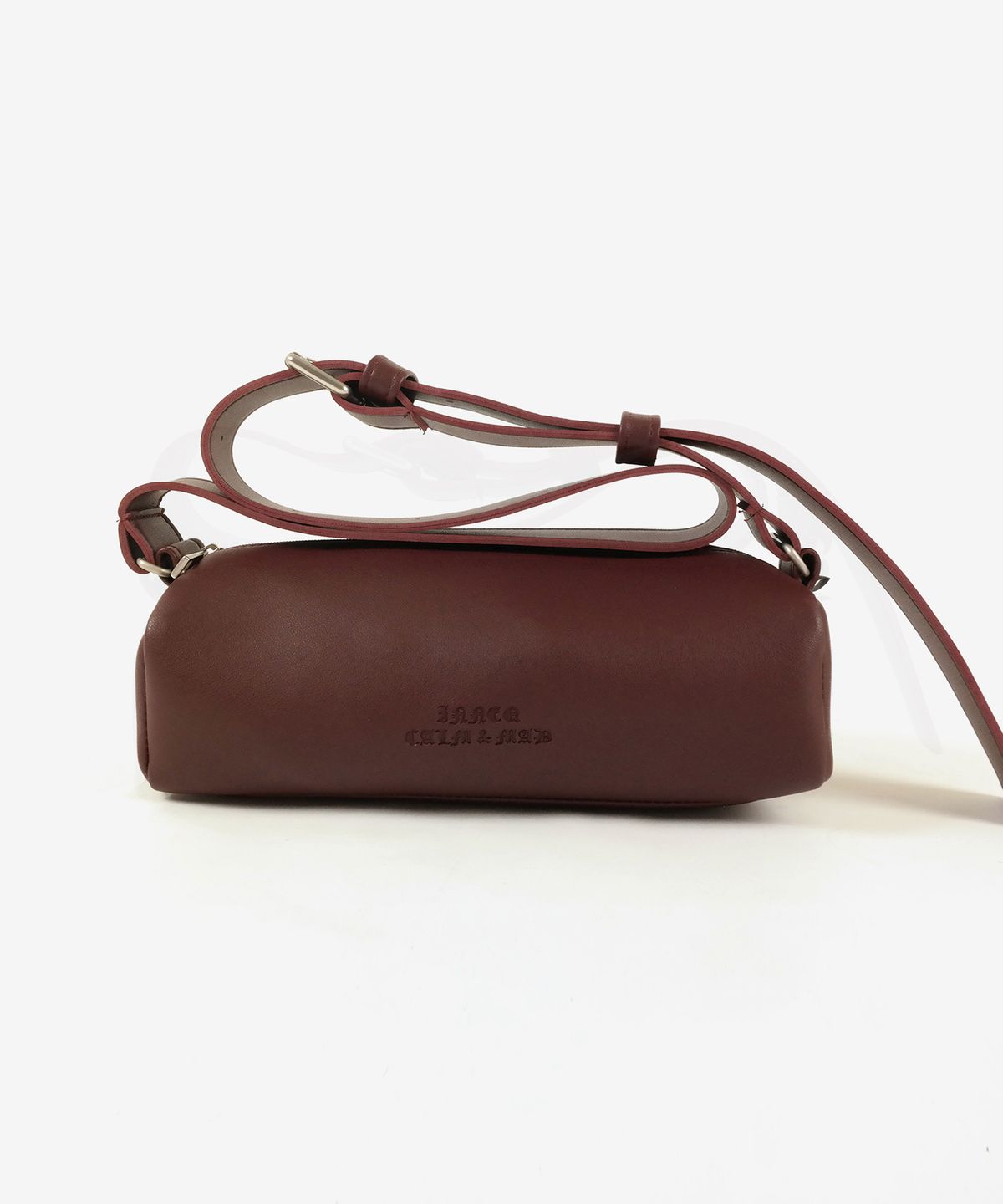 이네크(INNEQ) Chunky Buckle Air Bag Letter-Burgundy