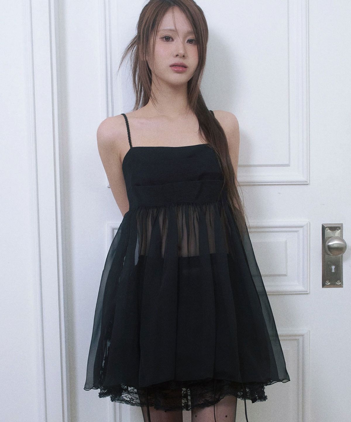리메크(LIEMÉQUE) 쉬폰 스트랩 드레스 블랙