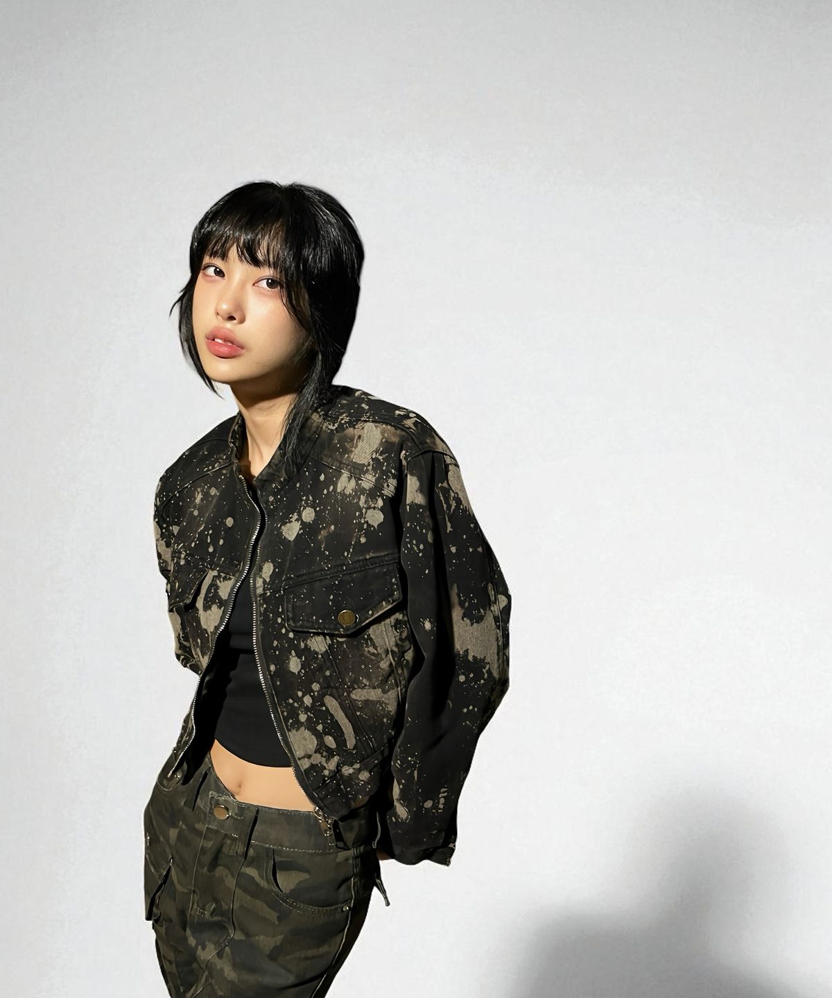 본슬리피(BORN SLIPPY) Addicted Wash Crop Denim Jacket (Black)