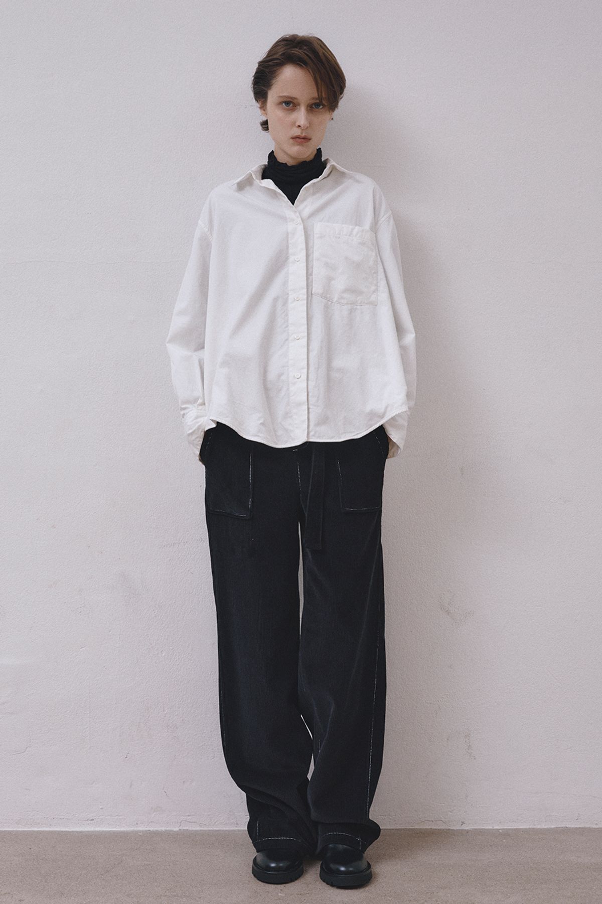 미드앤로우(MIDNLOW) Stitched Corduroy Pants (Black)