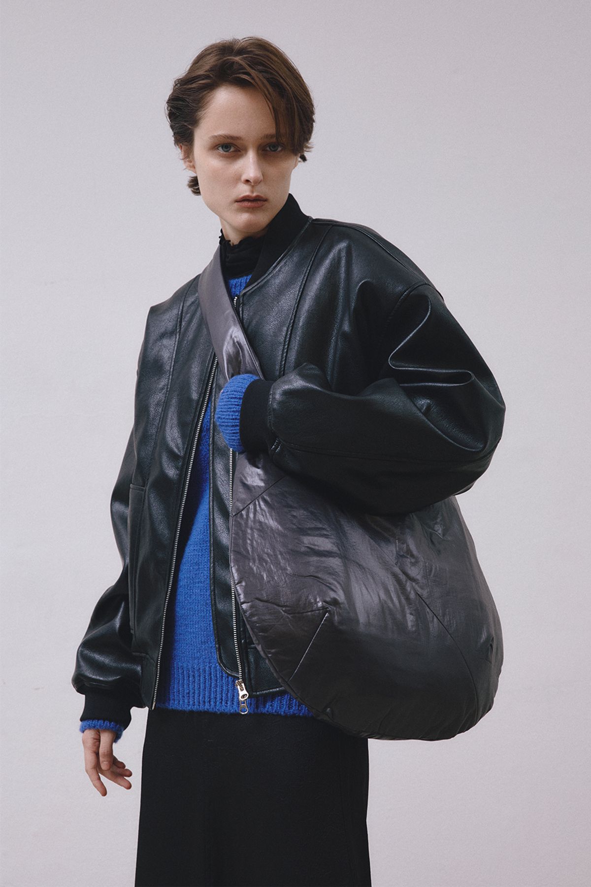 미드앤로우(MIDNLOW) Quilting Hobo Bag (Grey)