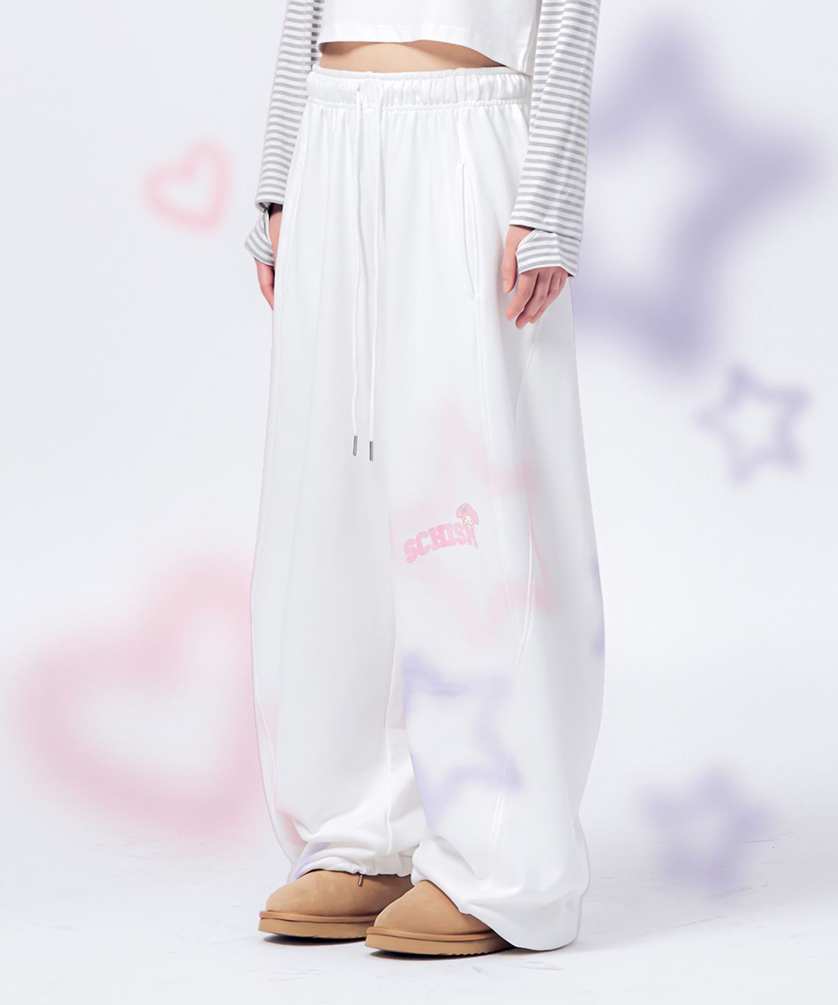 스키즘 인듀싱(SCHISM INDUCING) SANRIO CHARACTERS TAGGING SWEAT PANTS IVORY