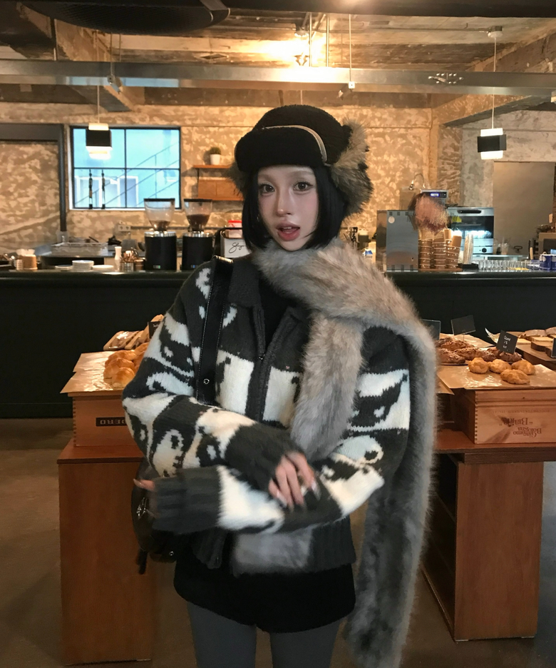 KUROMI COWICHAN ZIP CARDIGAN CHARCOAL