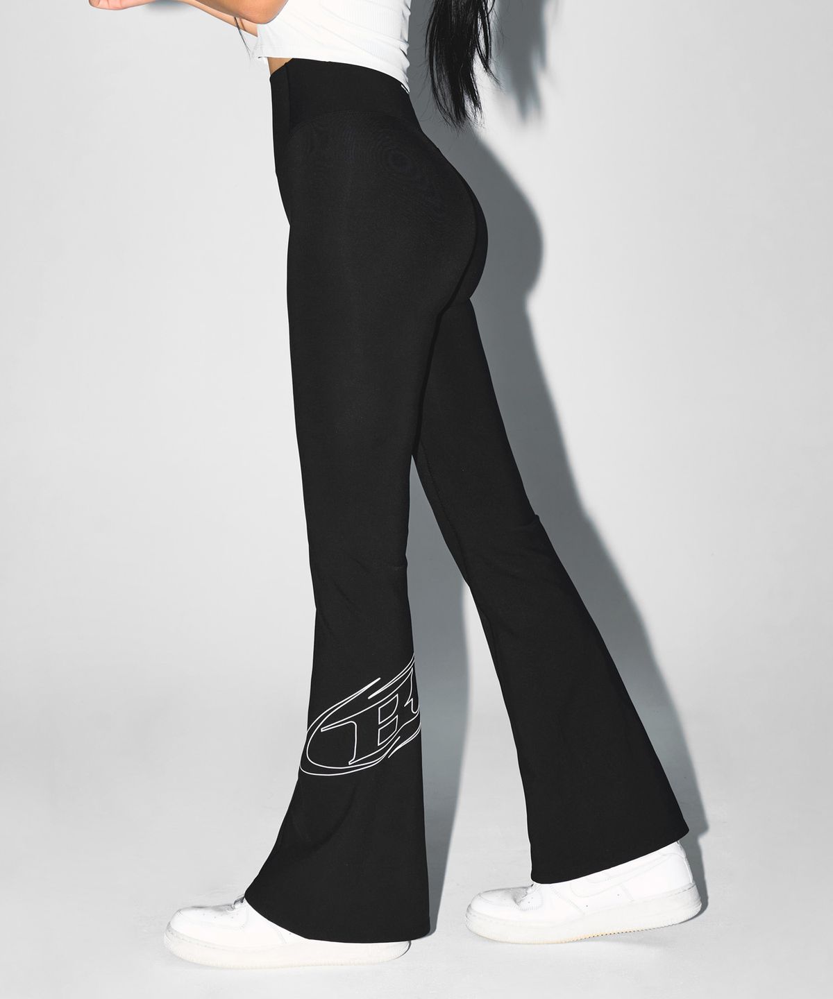 본투윈(BORN TO WIN) W STROKE B FLEECE BOOTS CUT LEGGINGS [BLACK]